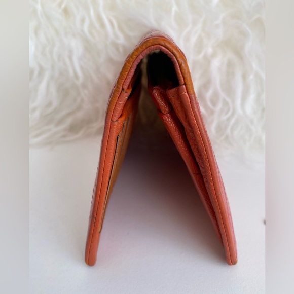 CHANEL Diamond Stitch Leather Wallet - Picture 5 of 14